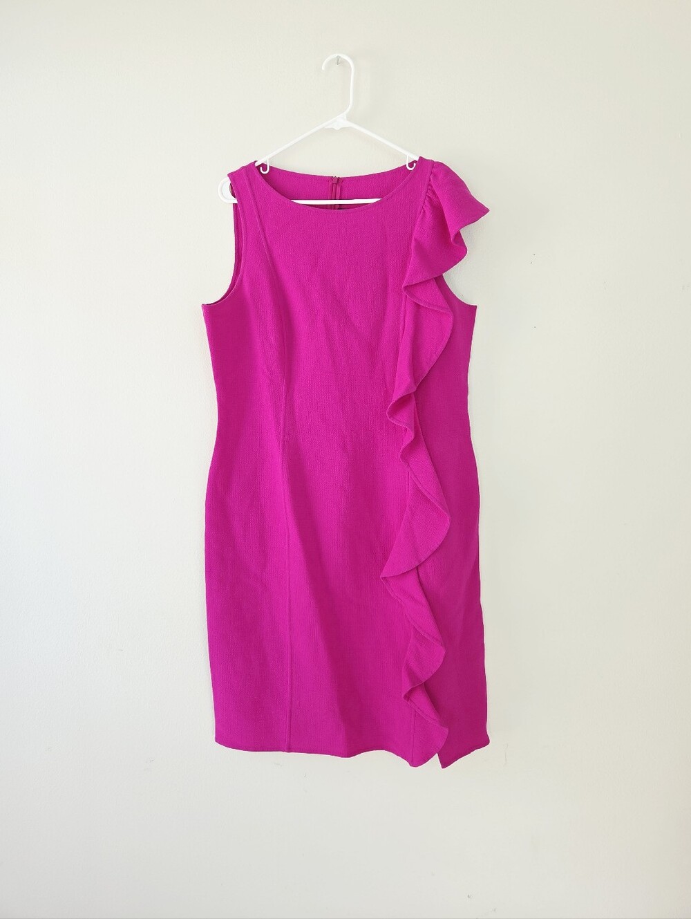 St. John Magenta Sheath Dress Wool Crepe Hand Knitted Cascading Ruffle Size 14